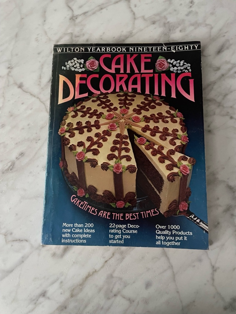 VINTAGE | 1980 Wilton Cake Decorating Guide